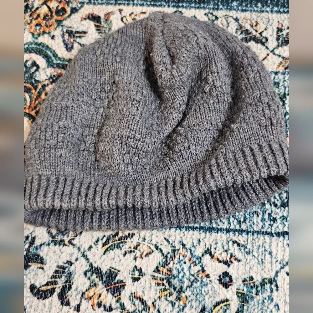 Aris Vintage Women's Knitted Acrylic Gray Cozy Beret Hat